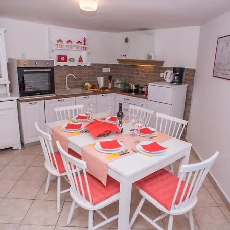 Three Bedroom Σπίτι διακοπών Tribalj (Primorsko-Goranska)