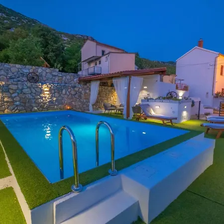 Σπίτι διακοπών Three Bedroom